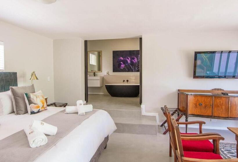 بنسيون Rozenburg Guest House