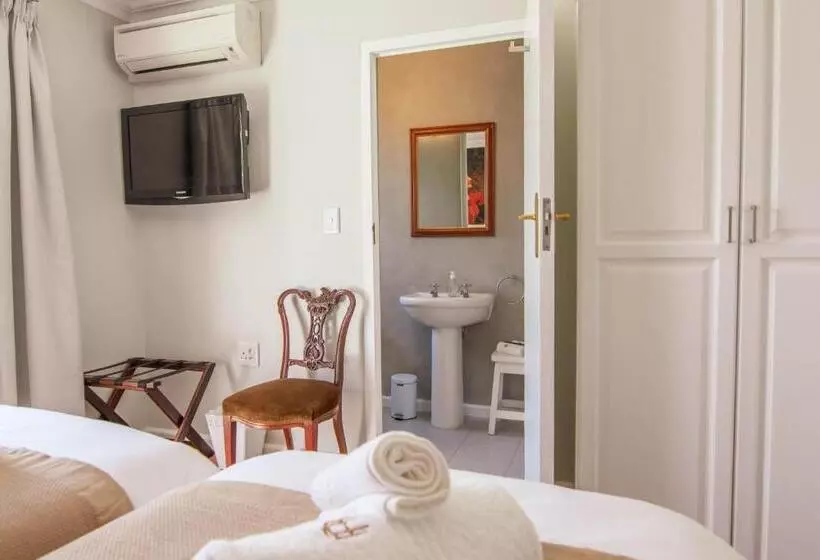 ペンション Rozenburg Guest House