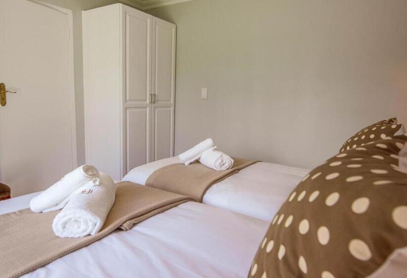 بنسيون Rozenburg Guest House