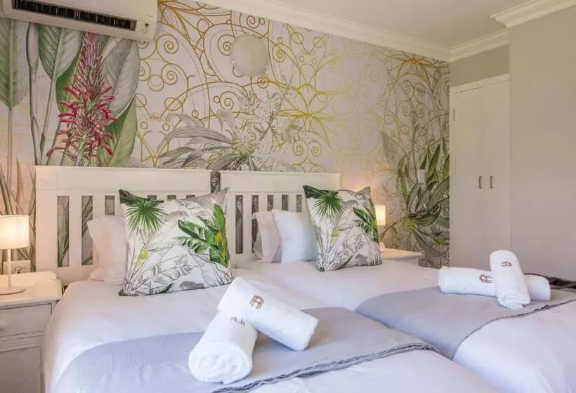 ペンション Rozenburg Guest House