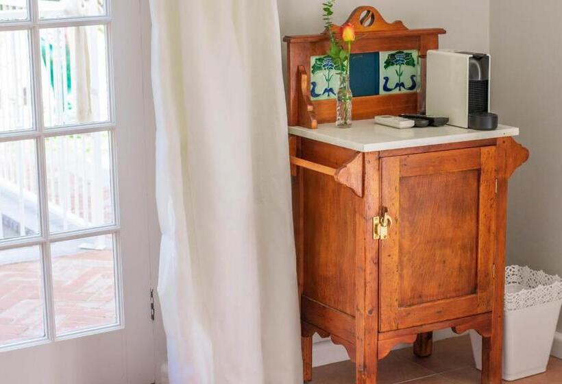 بنسيون Rozenburg Guest House