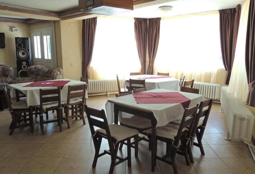 پانسیون Vila Giulia