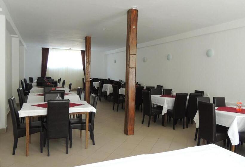 پانسیون Vila Giulia