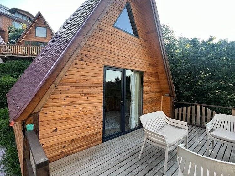 مبيت وإفطار Pafuli Bungalov