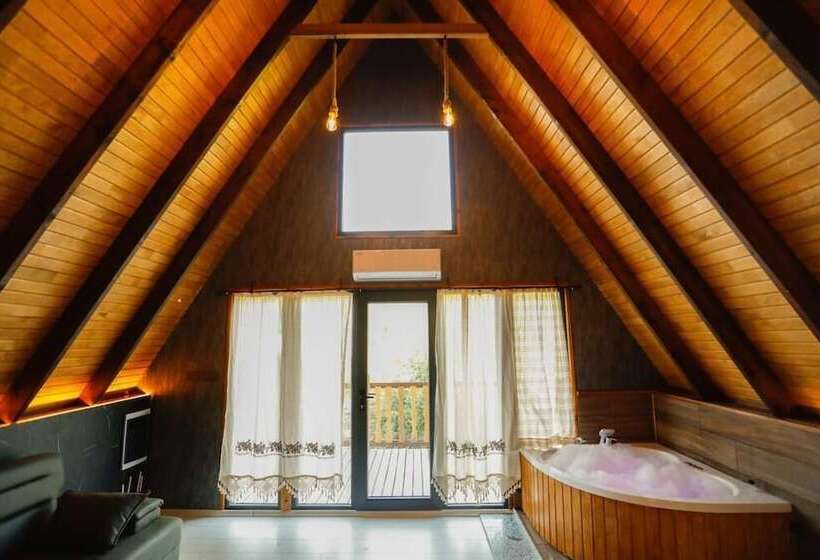 مبيت وإفطار Pafuli Bungalov