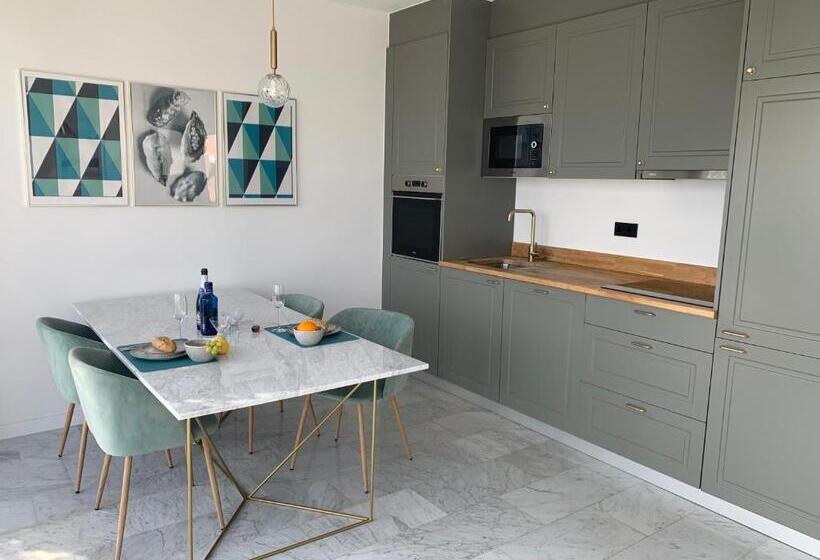 تختخواب و صبحانه Sunshine Bluehill