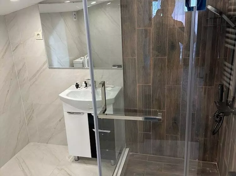 هتل Taniqinn Dilijan