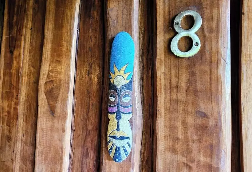 ホテル Don Jon S Surf And Yoga Lodge