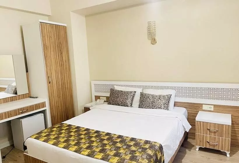 هتل Grand Gulizar