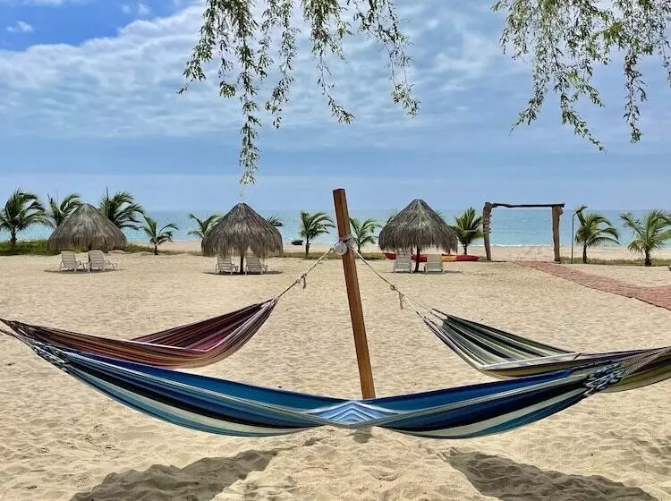 هتل Las Hamacas