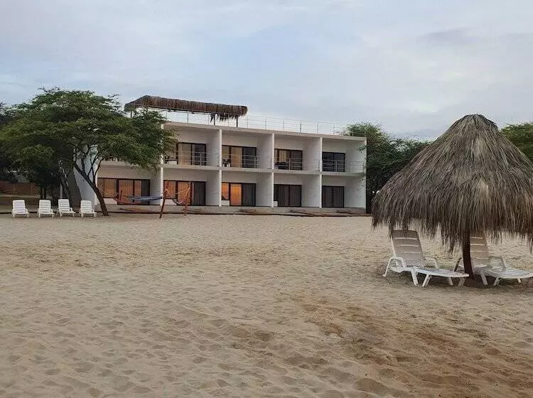هتل Las Hamacas