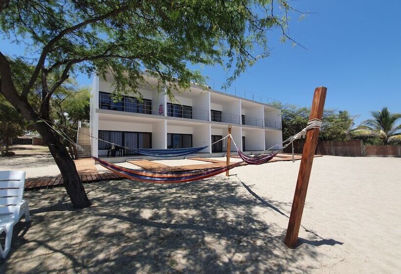 هتل Las Hamacas