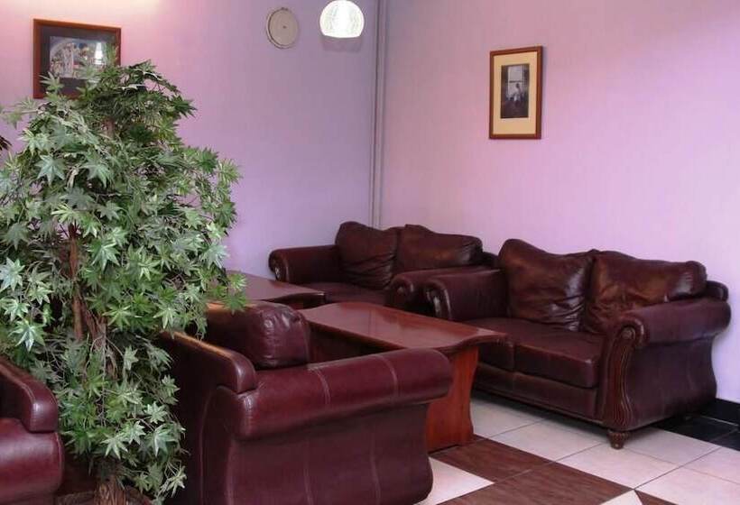 هتل Moulin Rouge Inn