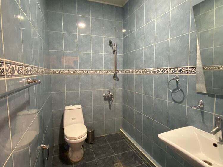 هتل Moulin Rouge Inn