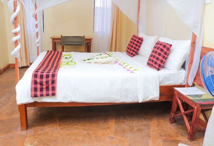 Hotel River Lumi Resort   Taveta