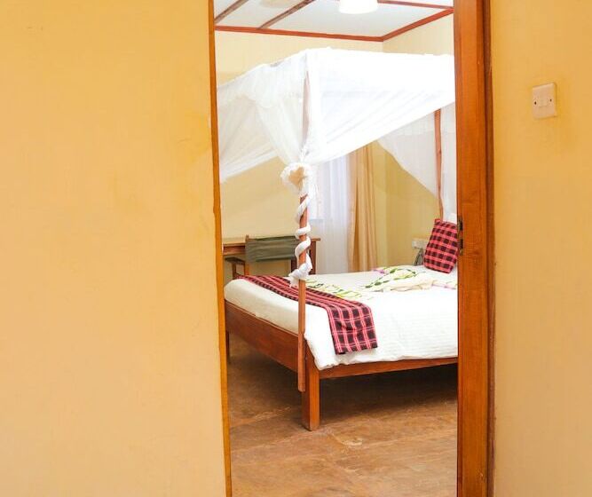 Hotel River Lumi Resort   Taveta