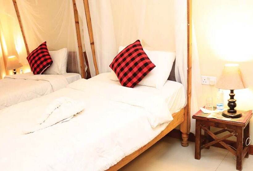 Hotel River Lumi Resort   Taveta