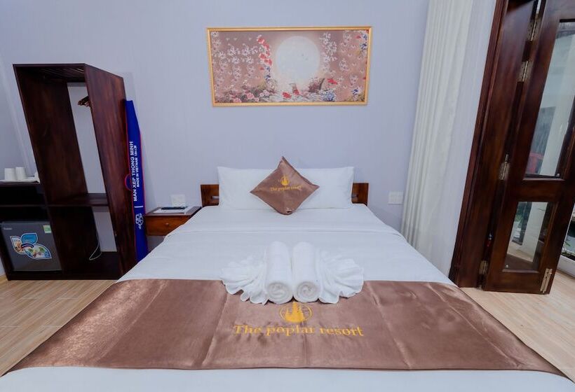 هتل The Poplar Resort