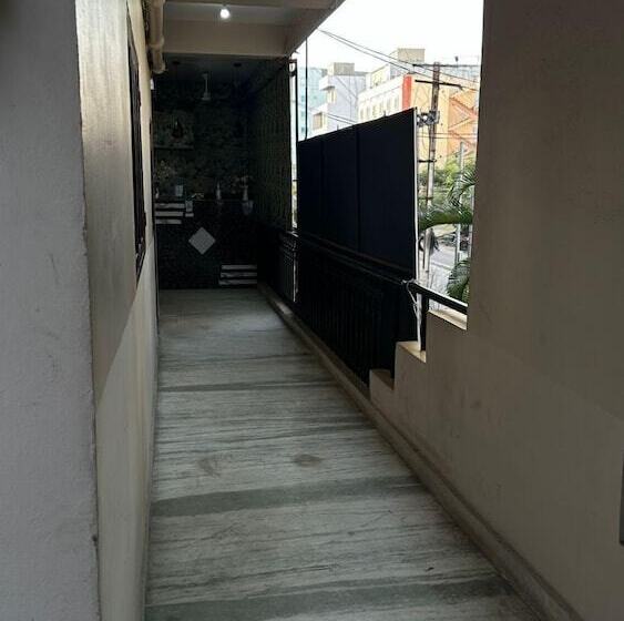 Iroomz Hotel Shree Jagannath