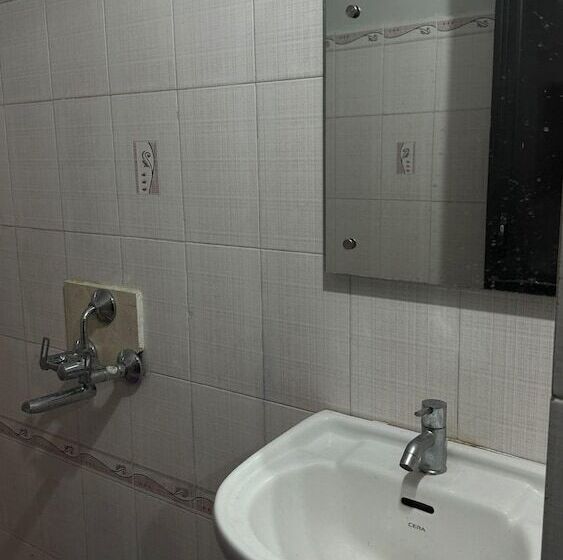 Iroomz Hotel Shree Jagannath