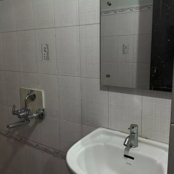 Iroomz Hotel Shree Jagannath