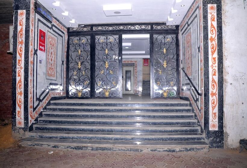 پانسیون Pyramid View Inn