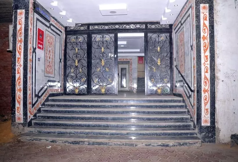 پانسیون Pyramid View Inn