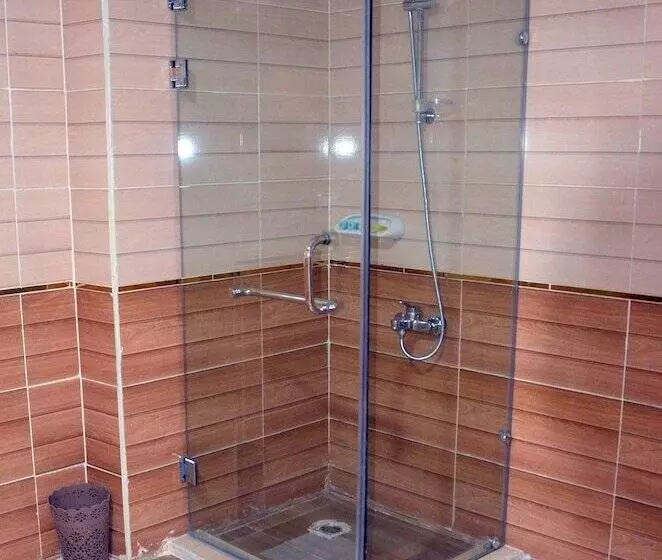 پانسیون Pyramid View Inn