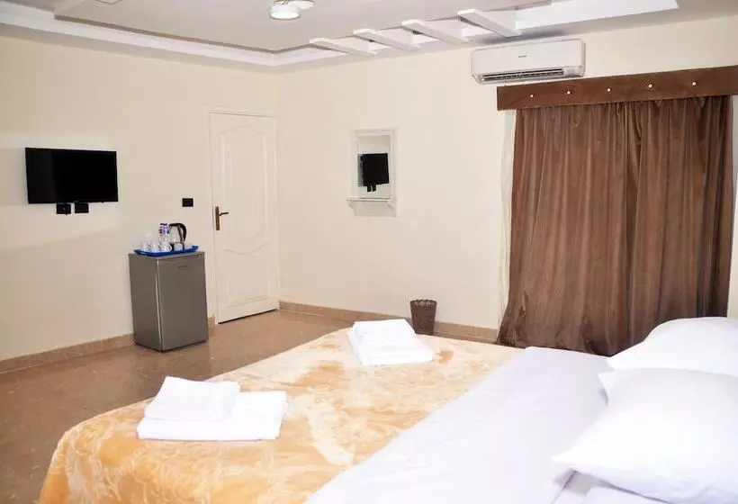 پانسیون Pyramid View Inn