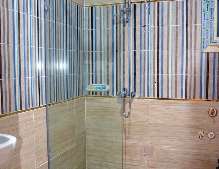 پانسیون Pyramid View Inn