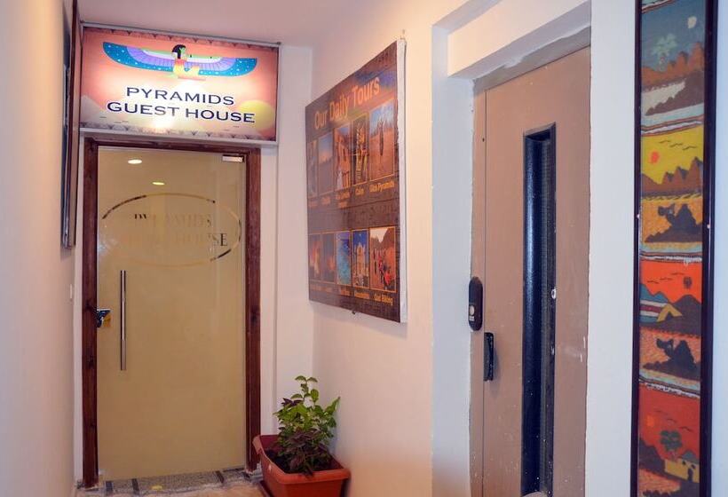 پانسیون Pyramid View Inn