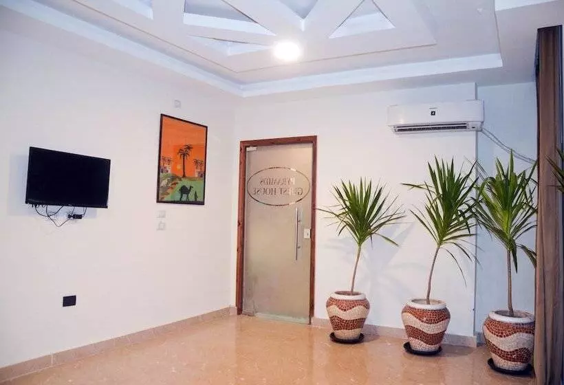 پانسیون Pyramid View Inn