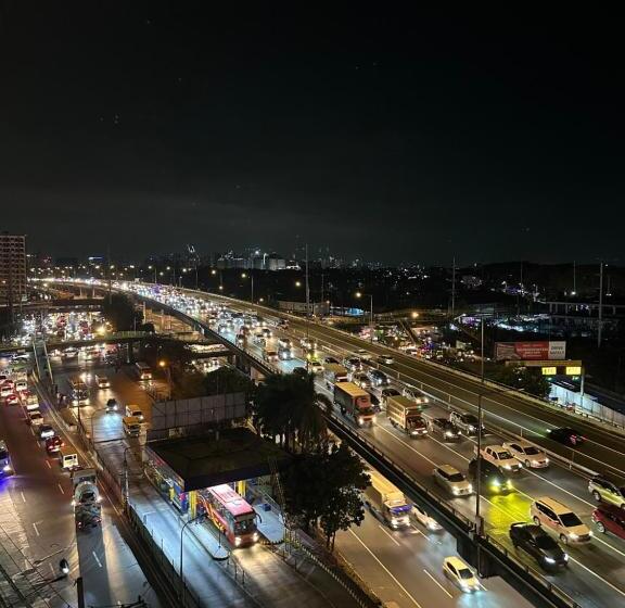 Resort Azure Staycation By M&m