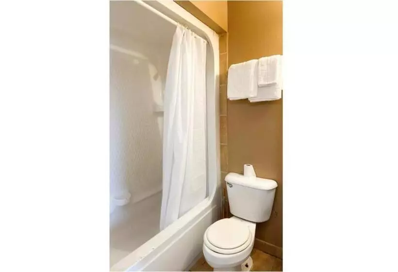 Sparta Seven Motel By Oyo Near Milledgeville