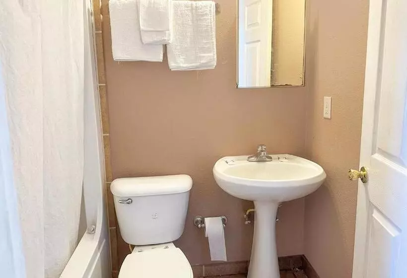 Sparta Seven Motel By Oyo Near Milledgeville