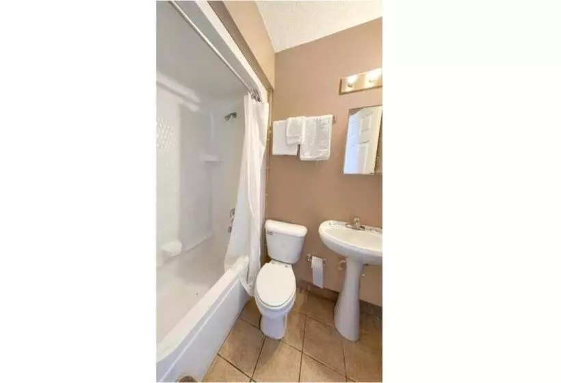 Sparta Seven Motel By Oyo Near Milledgeville