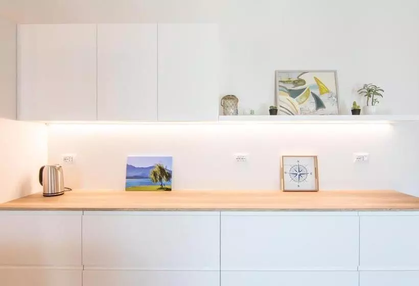 Aamiaismajoitus (B&B) R&b Al Lago