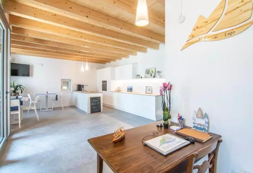 Aamiaismajoitus (B&B) R&b Al Lago