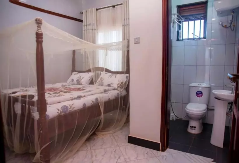 تختخواب و صبحانه Yobo's Complex Guest House