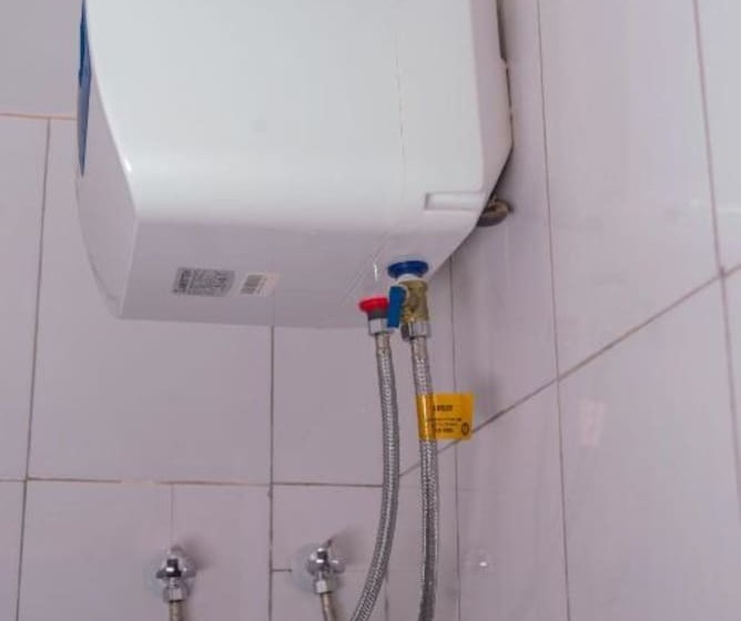 تختخواب و صبحانه Yobo's Complex Guest House