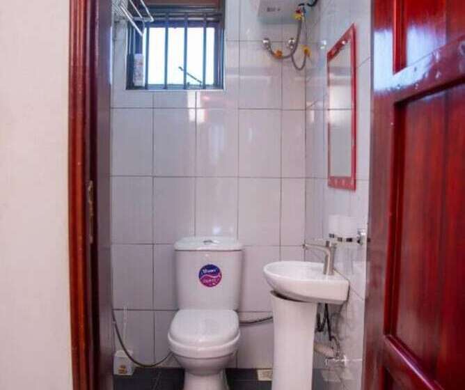 تختخواب و صبحانه Yobo's Complex Guest House