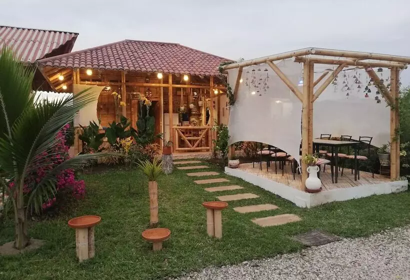 ホテル Estancia Jardín Cabañas