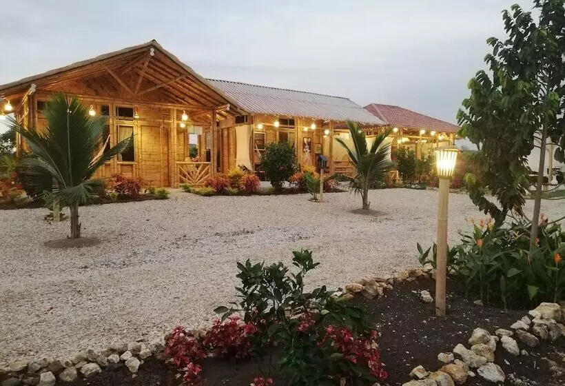 ホテル Estancia Jardín Cabañas