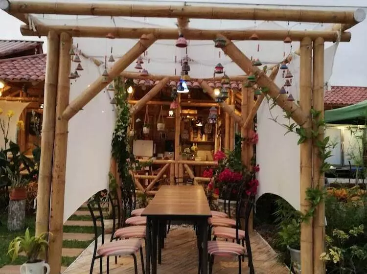 ホテル Estancia Jardín Cabañas