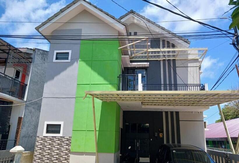 בית מלון כפרי Homy Stay Syariah By Oyo