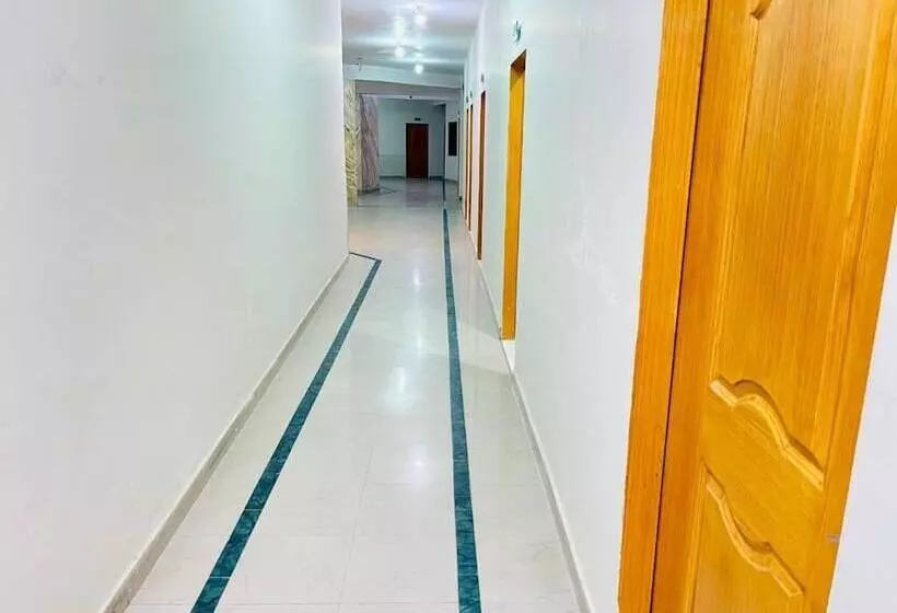 هتل Mid City
