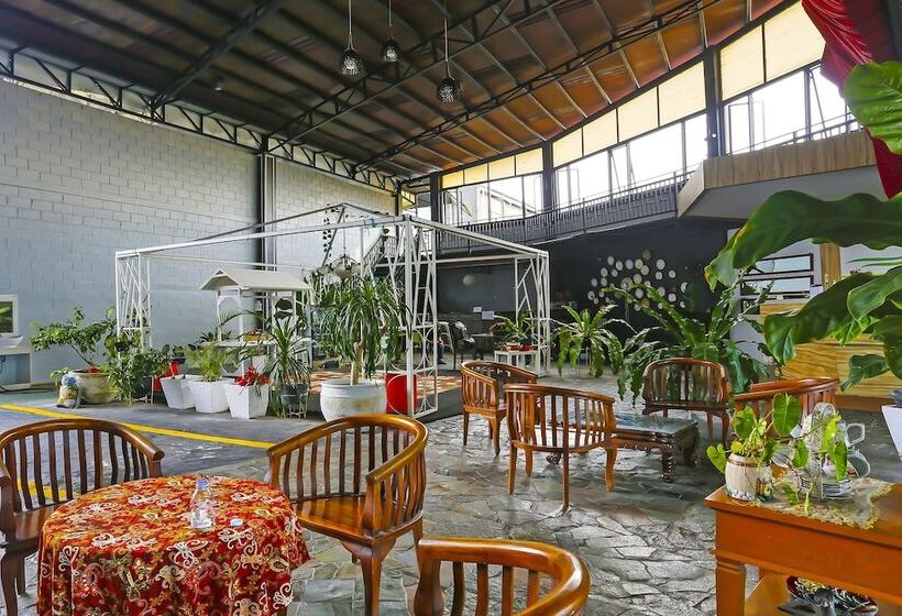 בית מלון כפרי Pondokan Nadita Homestay By Oyo