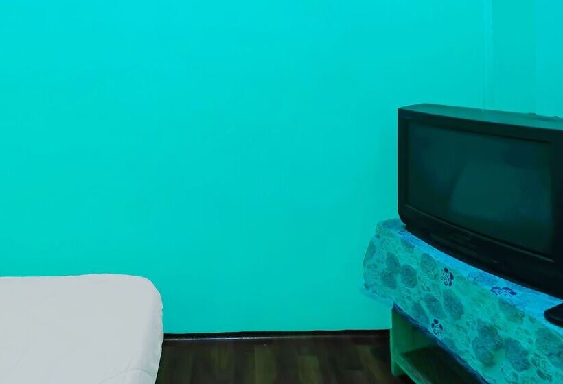 Hotel Spot On 92186 Penginapan Lorranearpasar Oleh Oleh