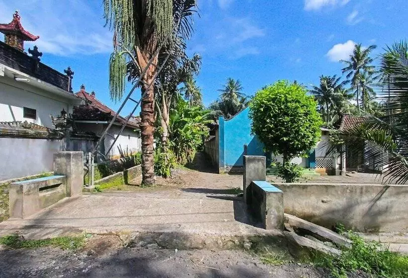 Hotelli Spot On 92507 Sukandi Homestay Near The Semeton Homestay