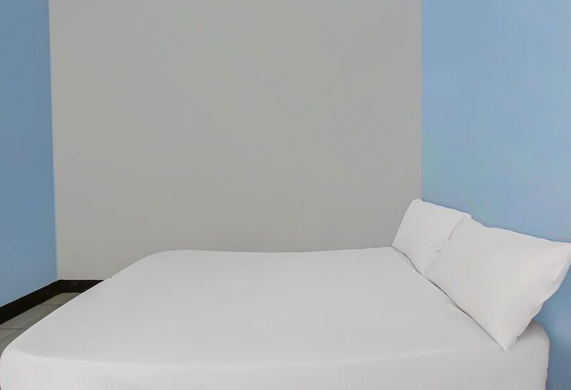 Отель Spot On 92507 Sukandi Homestay Near The Semeton Homestay